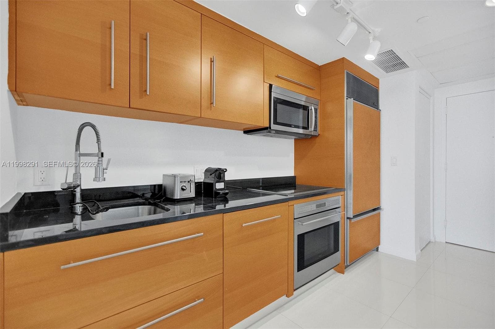 475 Brickell Ave # 5010, Miami FL 33131 — 12