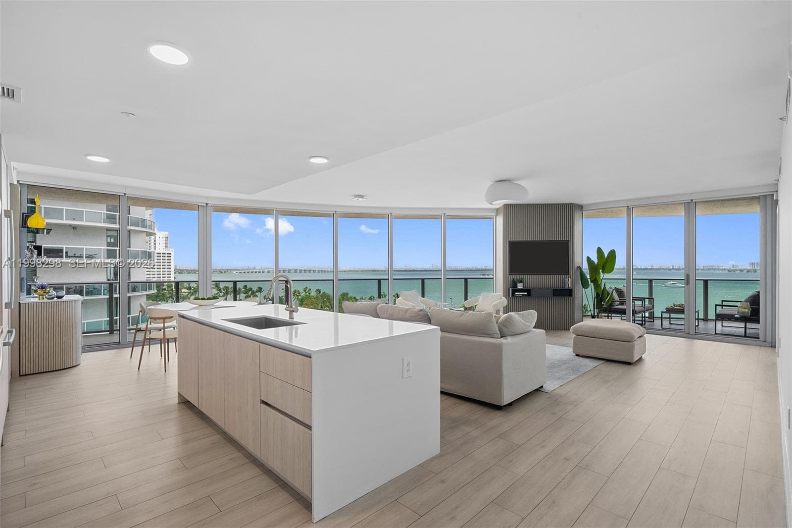 488 NE 18th St # 715, Miami FL 33132 — 14