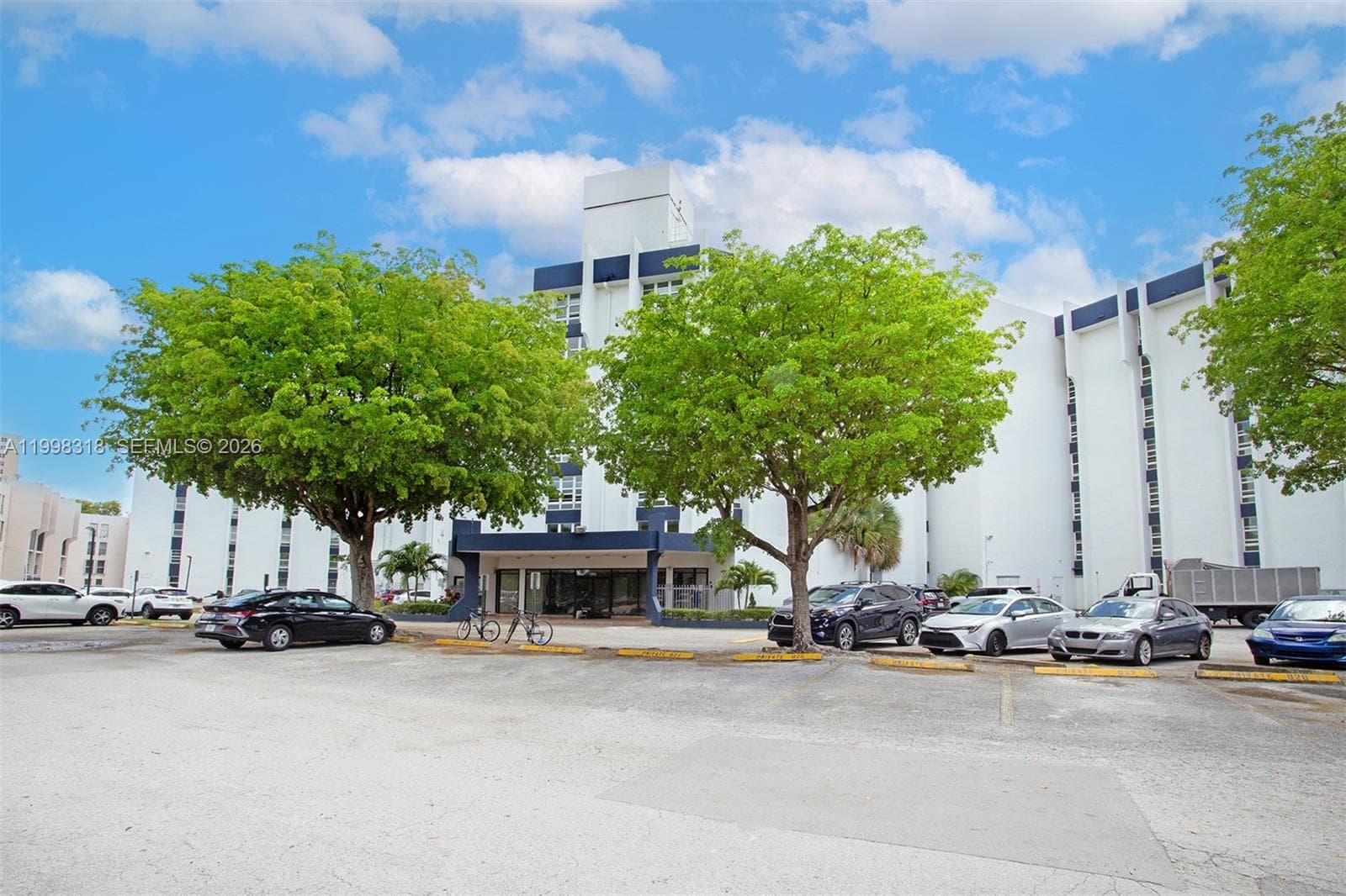 9682 Fontainebleau Blvd # 503, Miami FL 33172 — 35