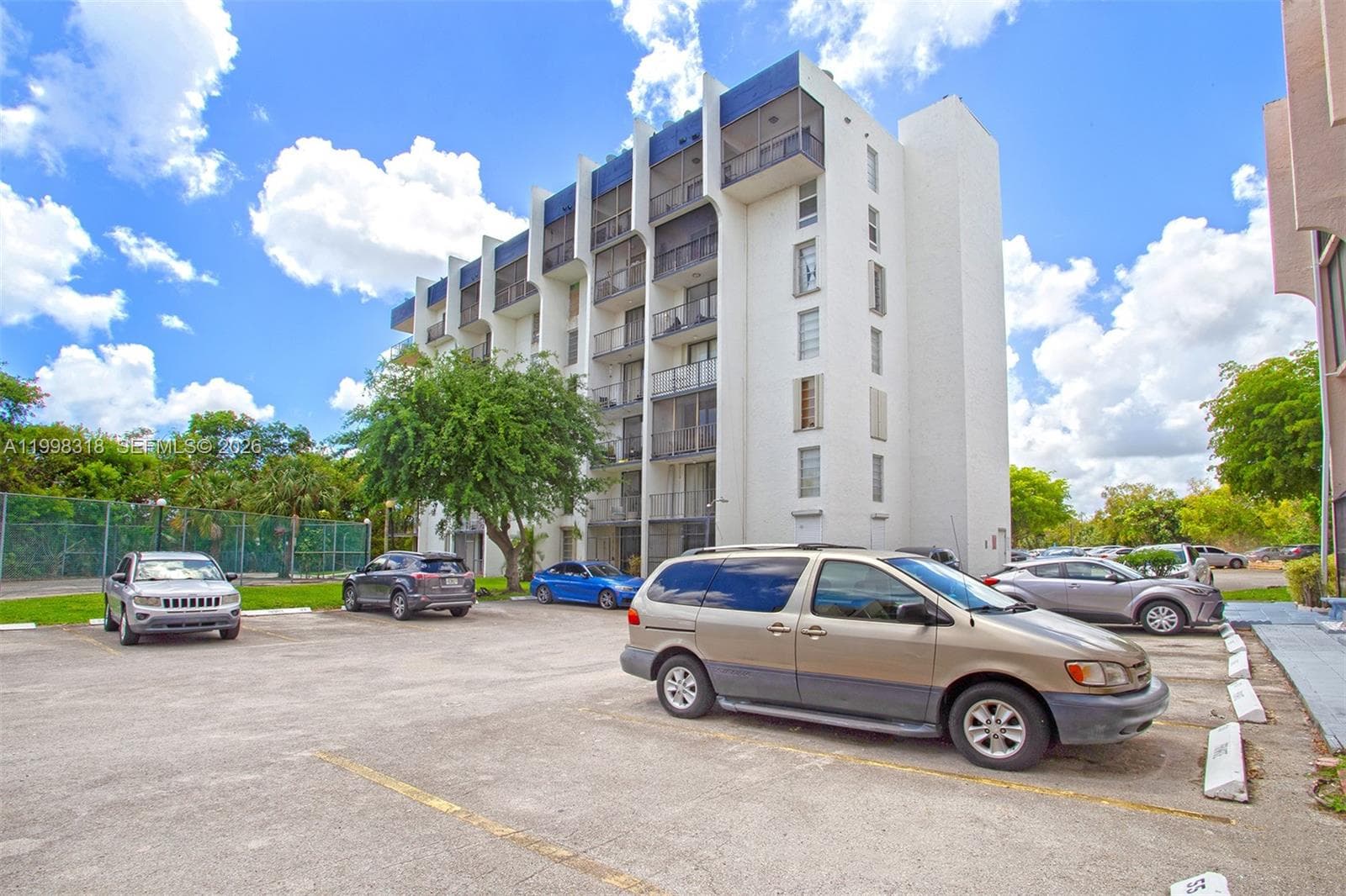9682 Fontainebleau Blvd # 503, Miami FL 33172 — 31