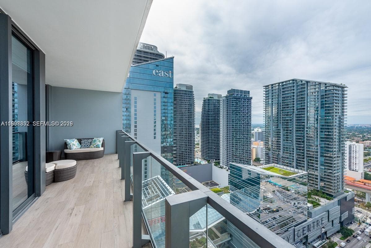 68 SE 6th St # 3006, Miami FL 33131 — 2