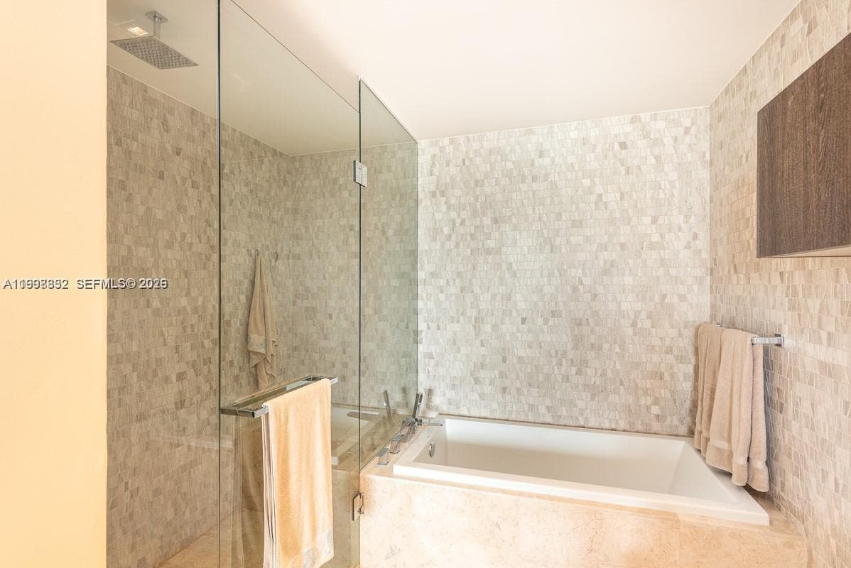 68 SE 6th St # 3006, Miami FL 33131 — 7