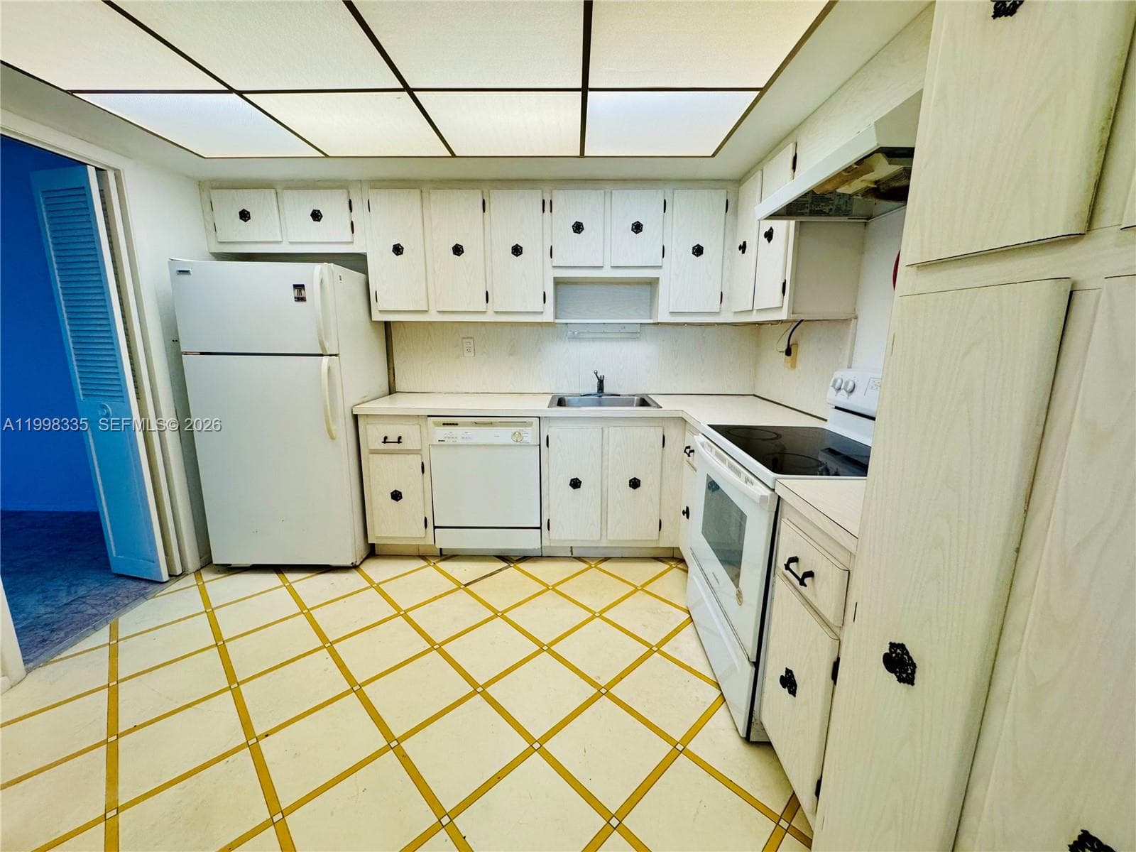 18011 Biscayne Blvd # 1003, Aventura FL 33160 — 3