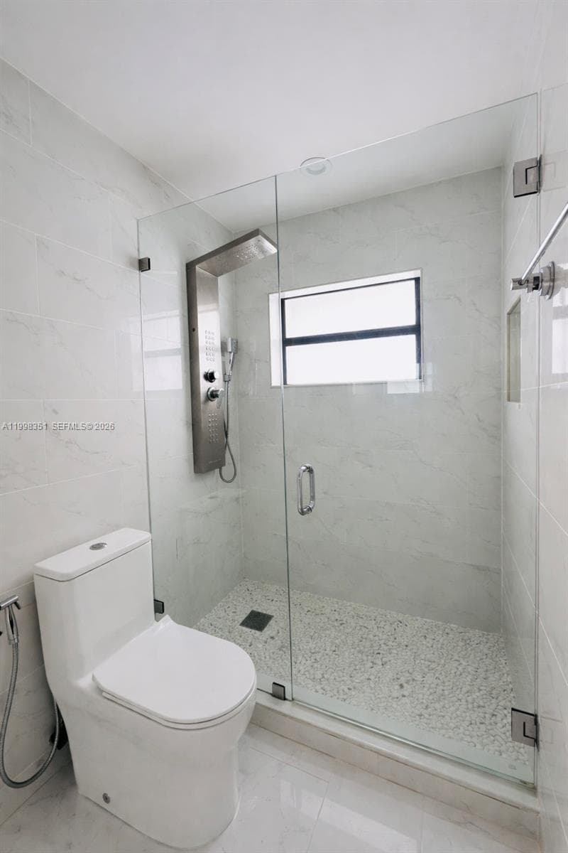 9069 NW 193rd St, Hialeah FL 33018 — 17