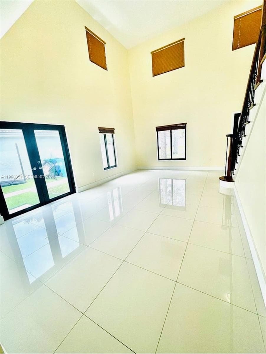 9069 NW 193rd St, Hialeah FL 33018 — 7
