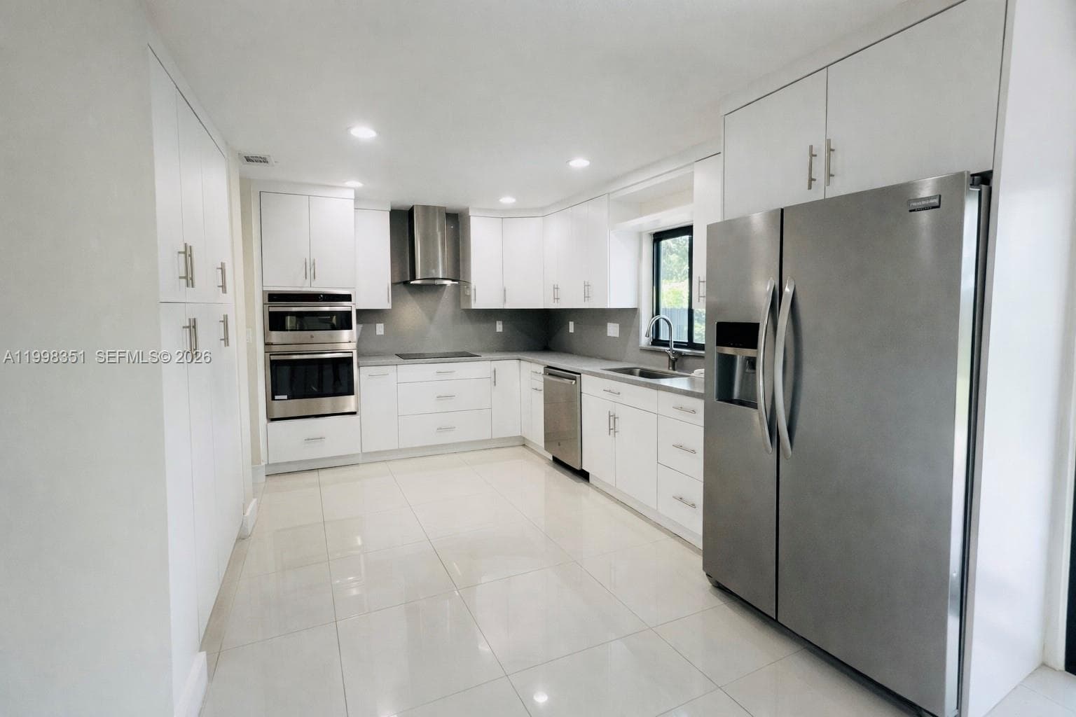 9069 NW 193rd St, Hialeah FL 33018 — 9