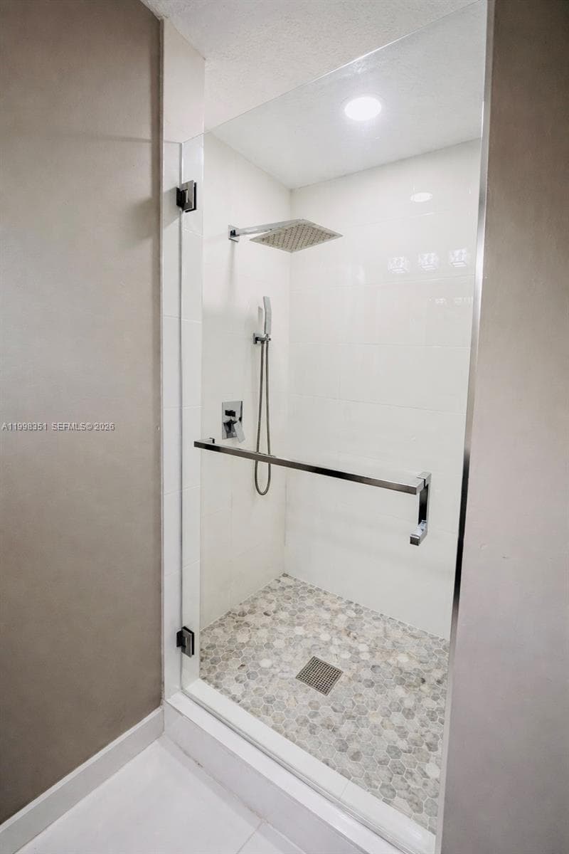 9069 NW 193rd St, Hialeah FL 33018 — 14