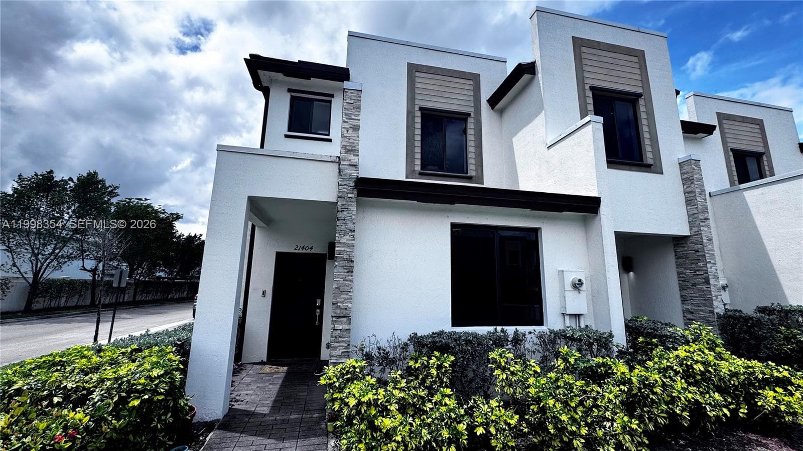21404 NE 3rd Path, Miami FL 33179 — 38
