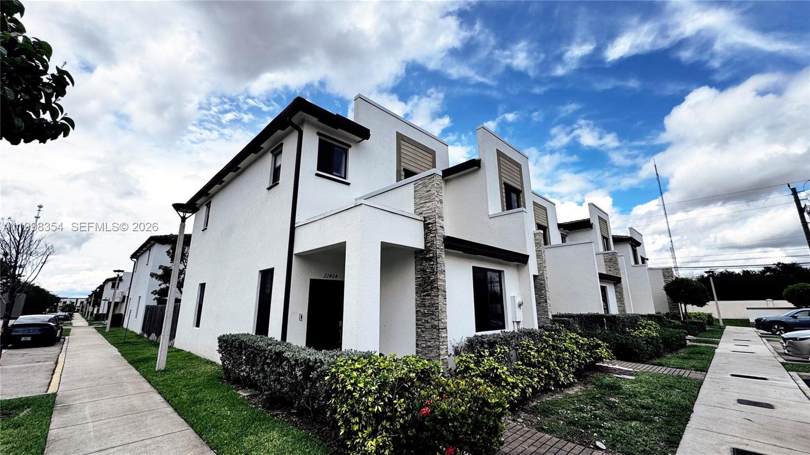 21404 NE 3rd Path, Miami FL 33179 — 39