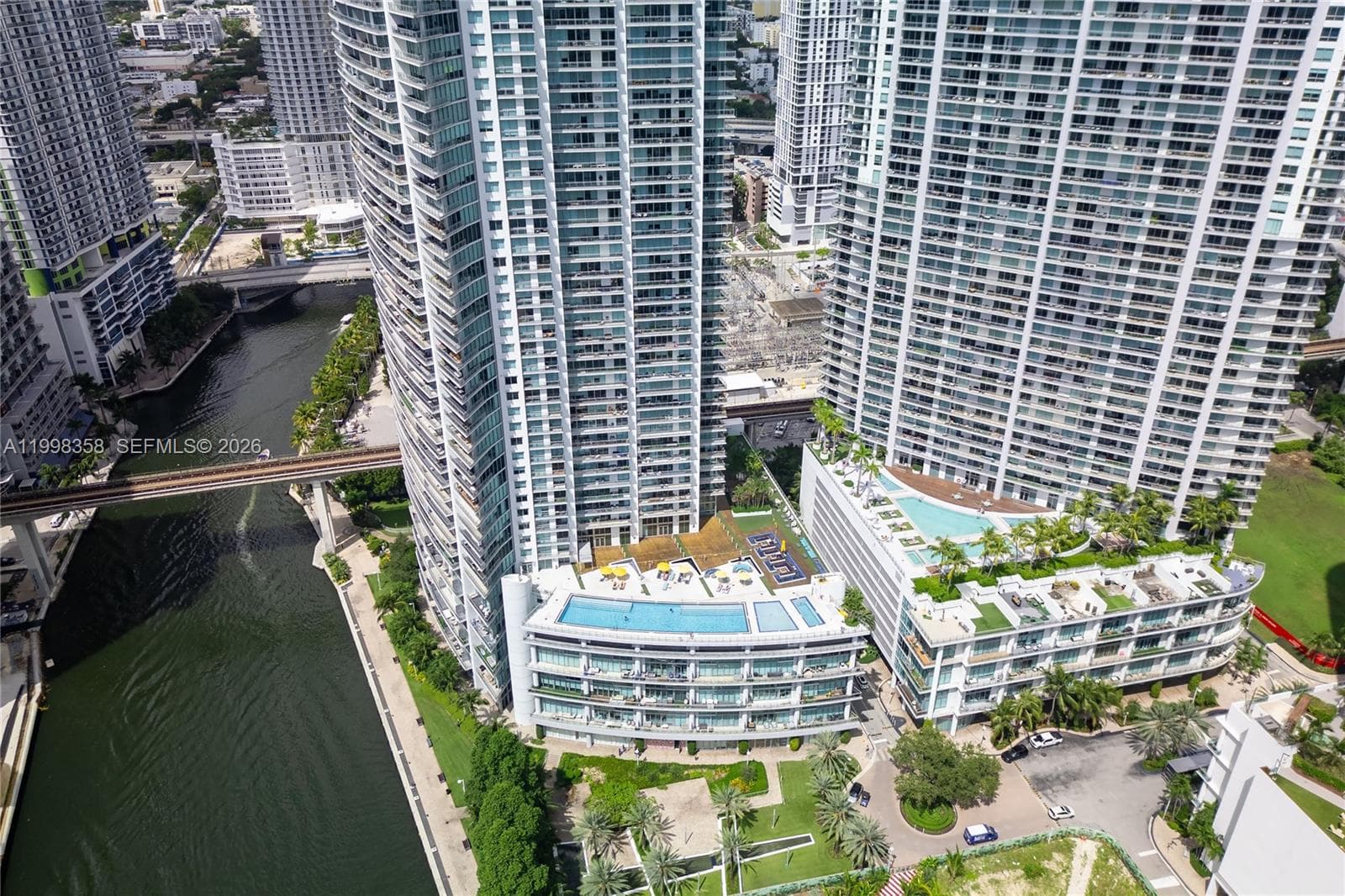 92 SW 3rd St # 3512, Miami FL 33130 — 52