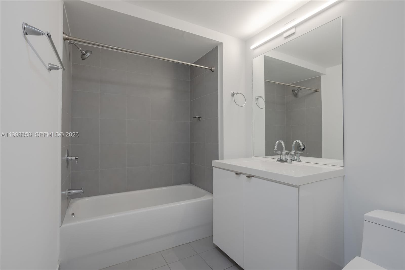 92 SW 3rd St # 3512, Miami FL 33130 — 17