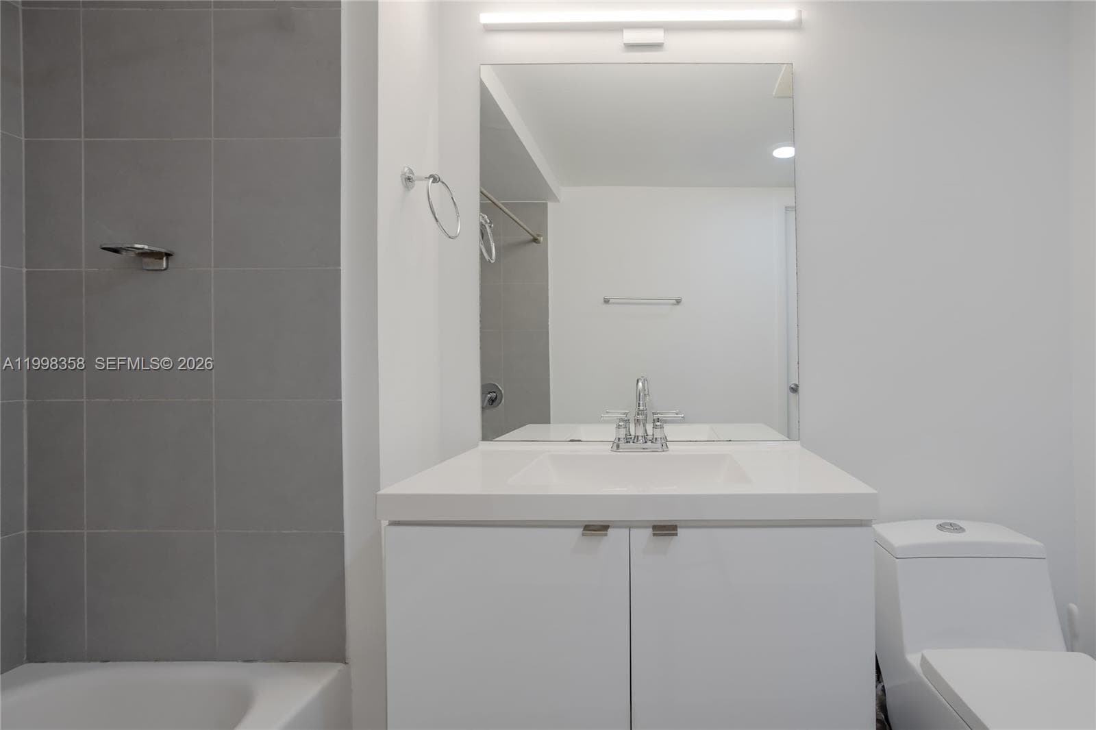 92 SW 3rd St # 3512, Miami FL 33130 — 16
