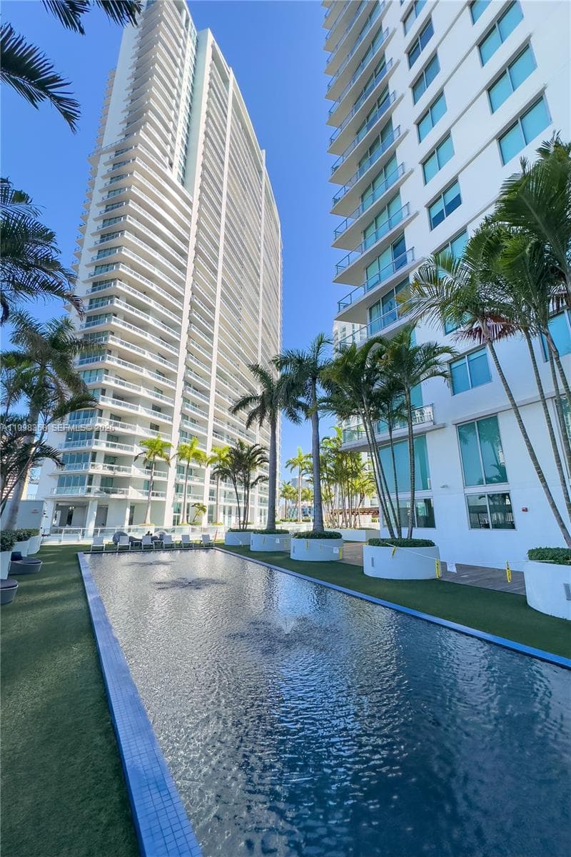 92 SW 3rd St # 3512, Miami FL 33130 — 66