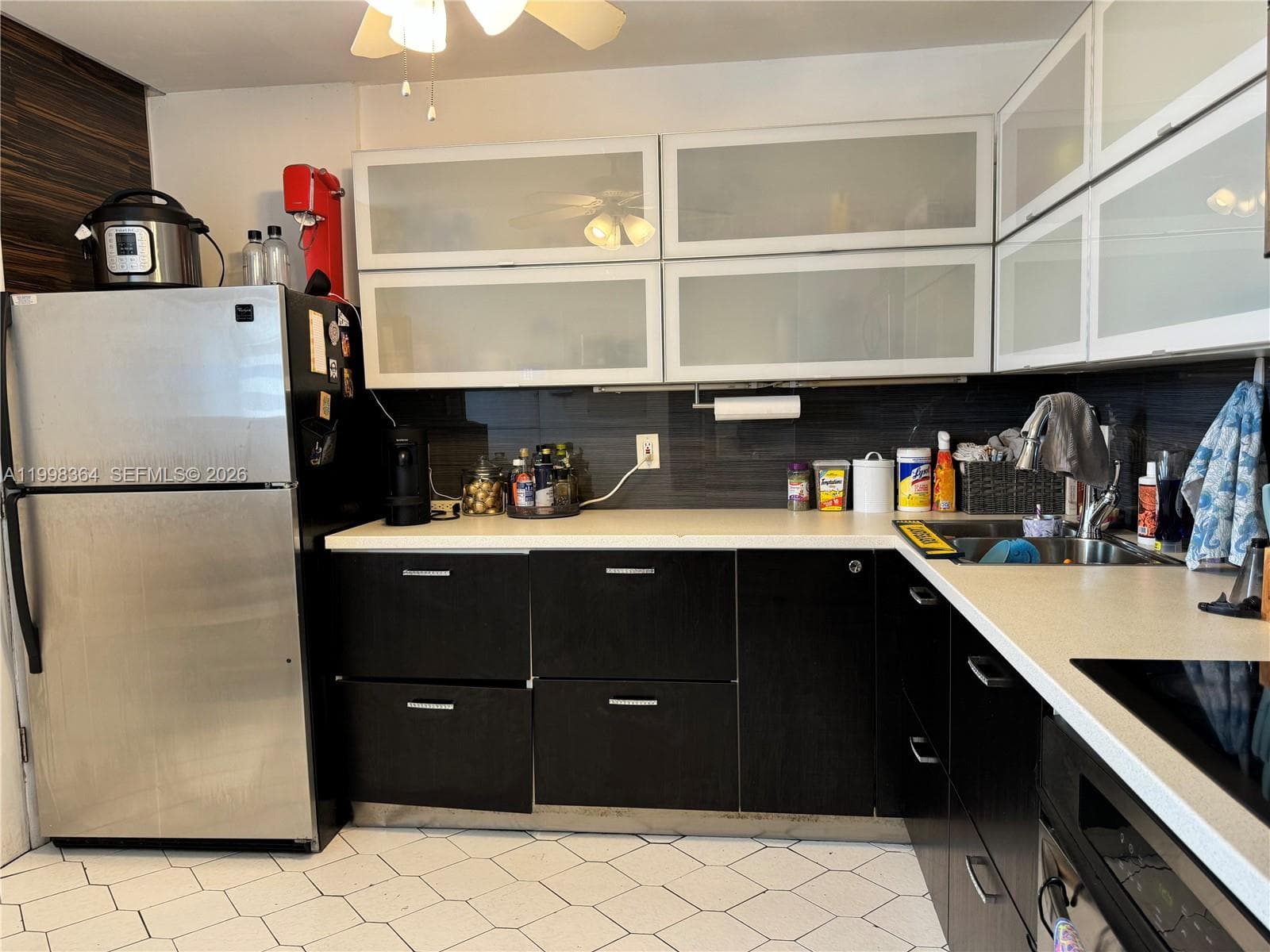 3660 NE 166th St # 812, North Miami Beach FL 33160 — 2