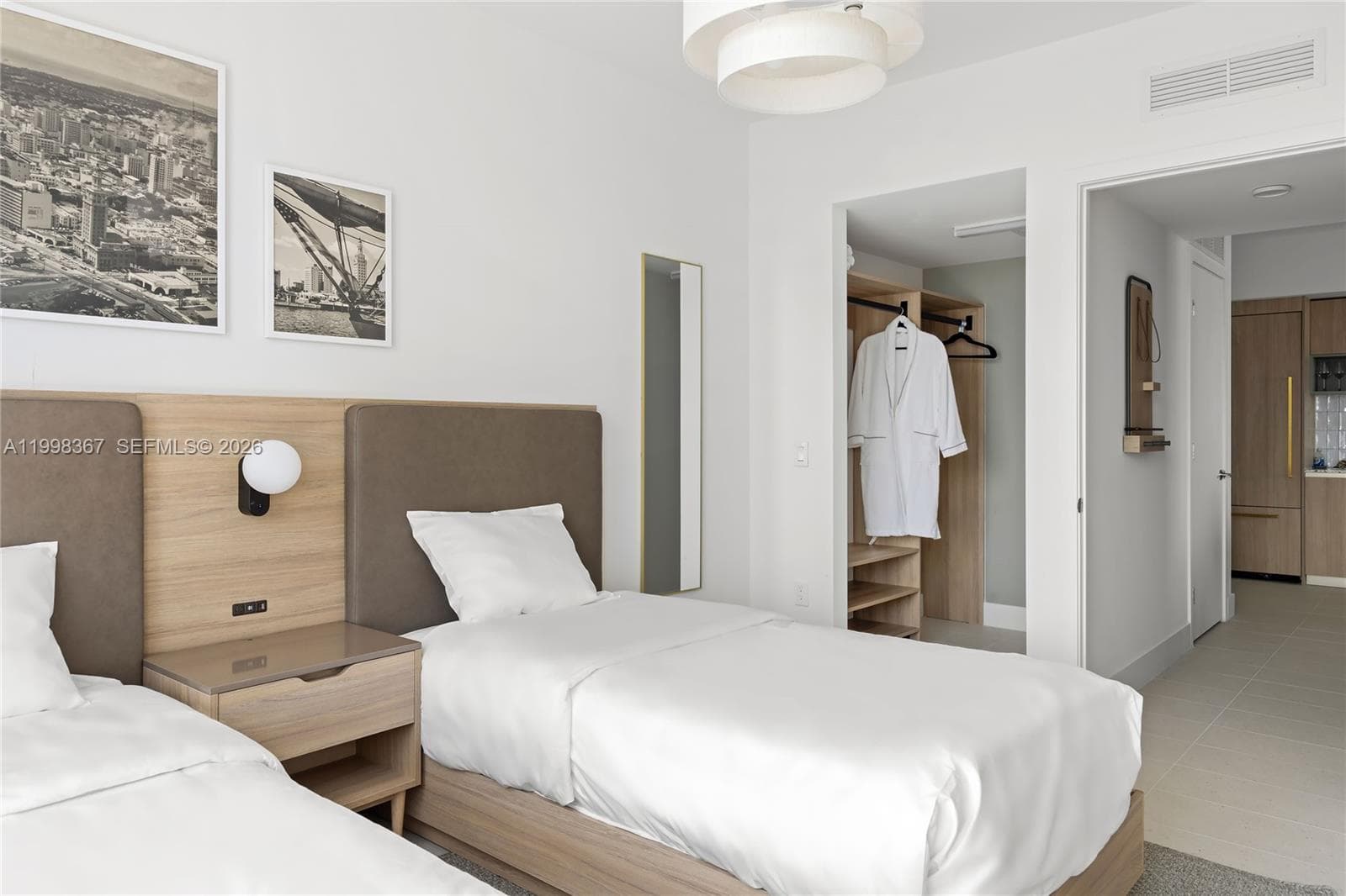 601 NE 1 st # 2716, Miami FL 33132 — 27
