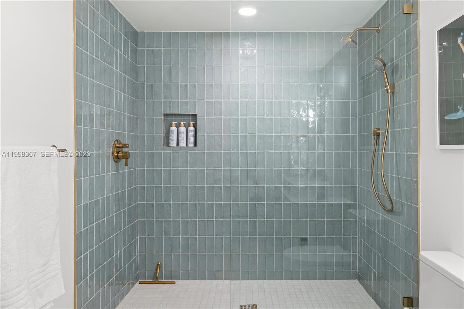601 NE 1 st # 2716, Miami FL 33132 — 16