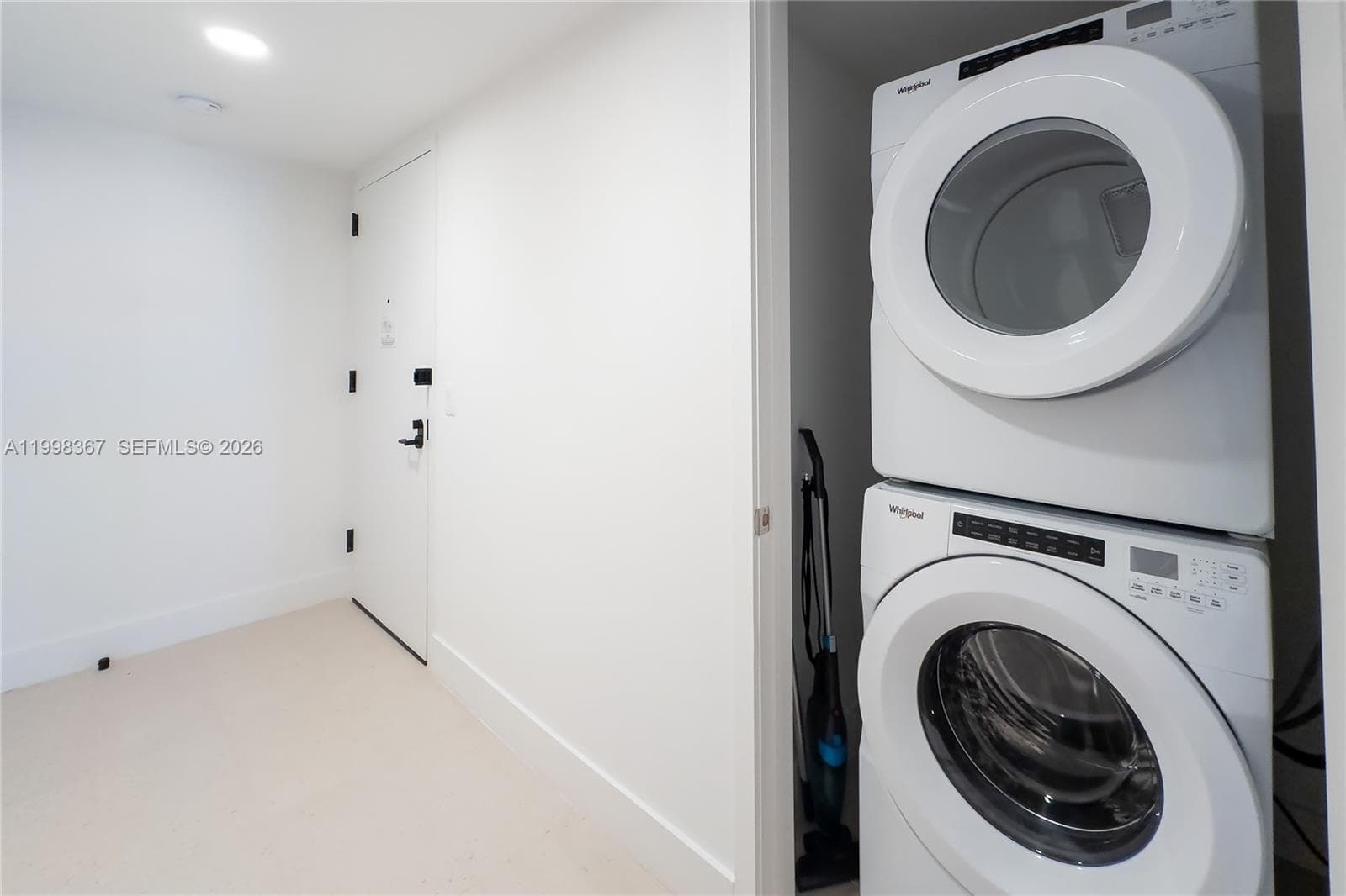 601 NE 1 st # 2716, Miami FL 33132 — 32