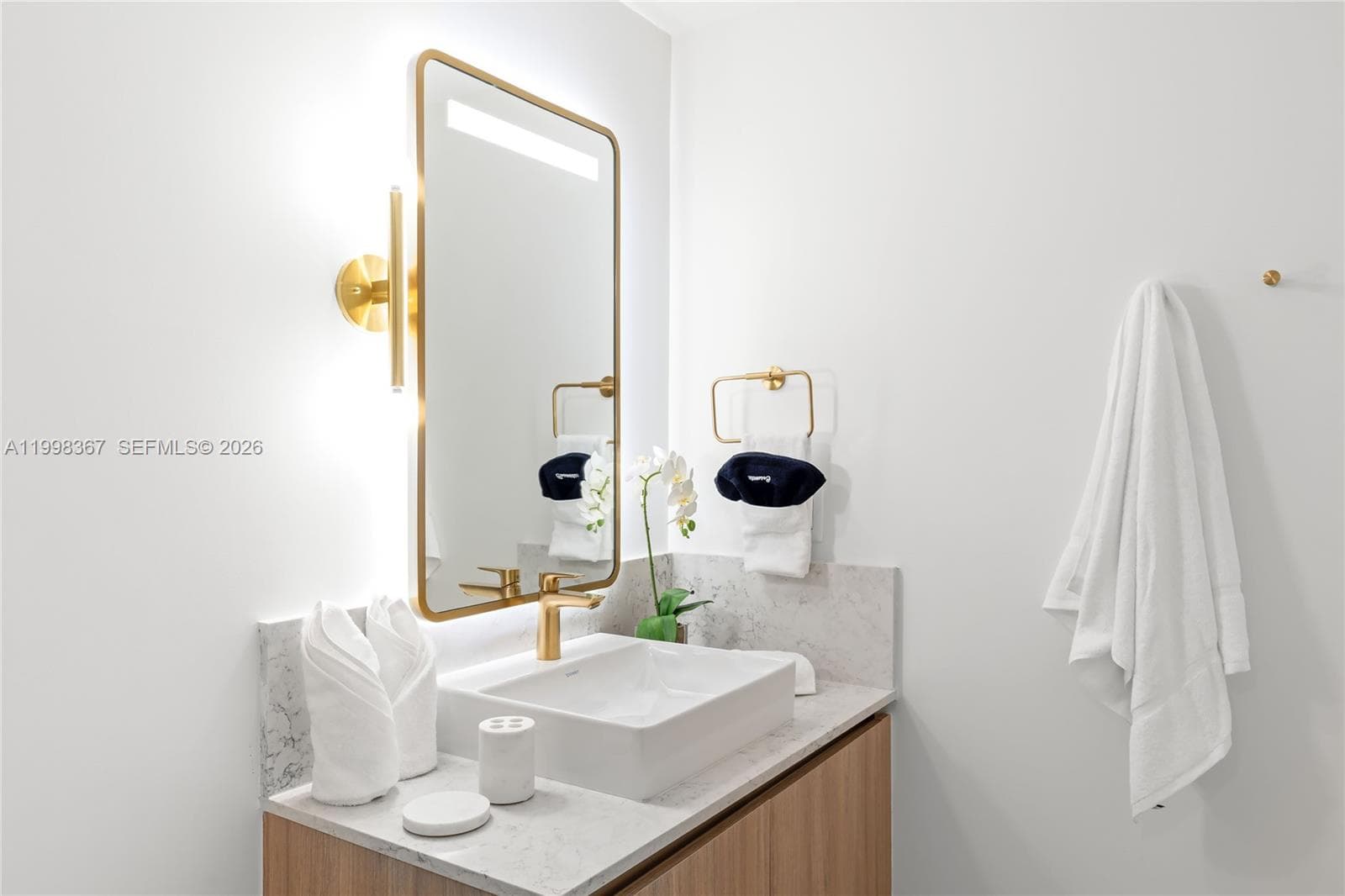 601 NE 1 st # 2716, Miami FL 33132 — 24