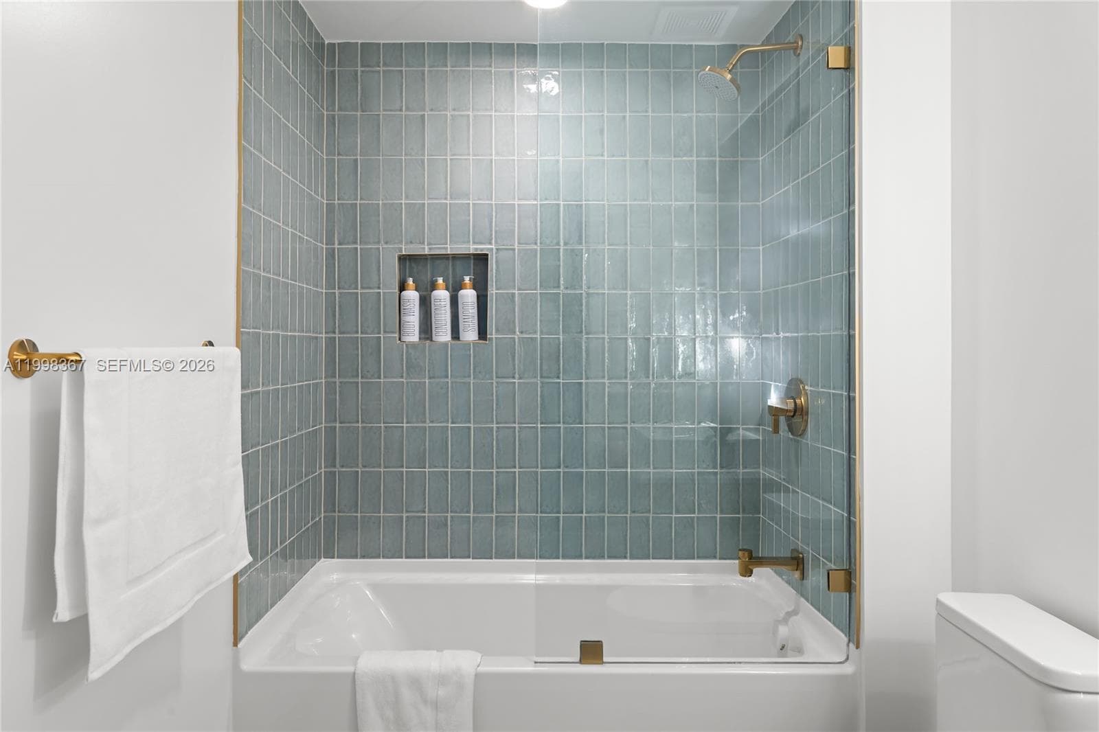601 NE 1 st # 2716, Miami FL 33132 — 30