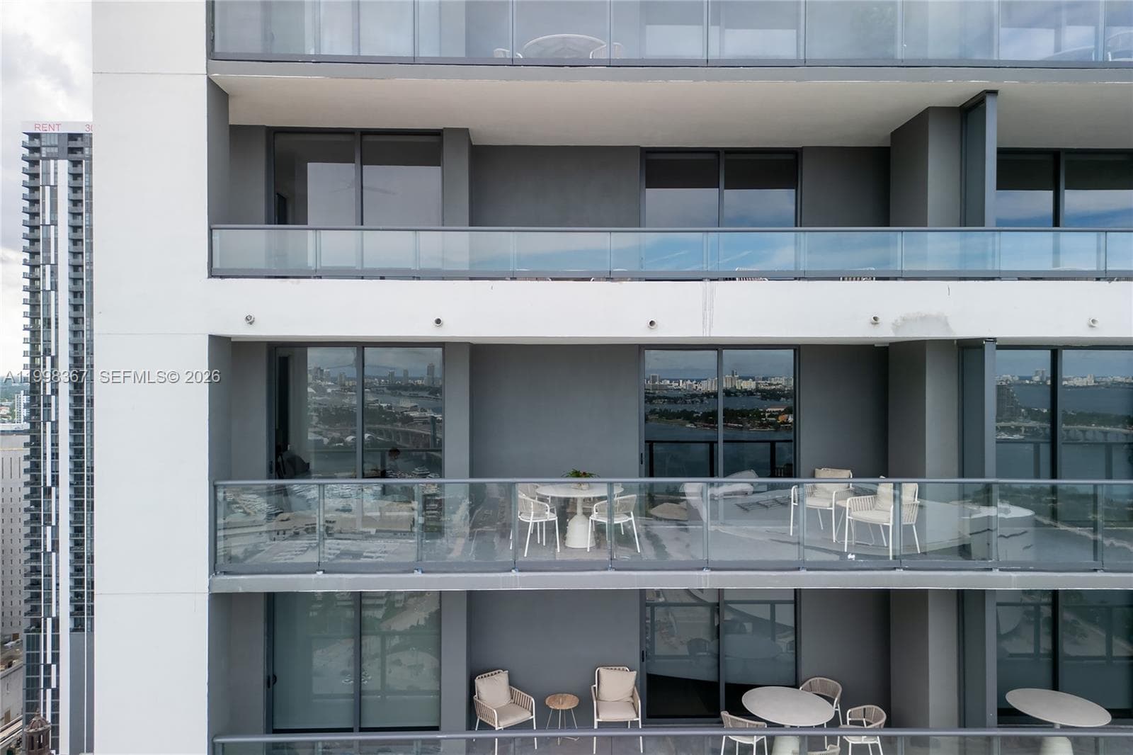 601 NE 1 st # 2716, Miami FL 33132 — 69