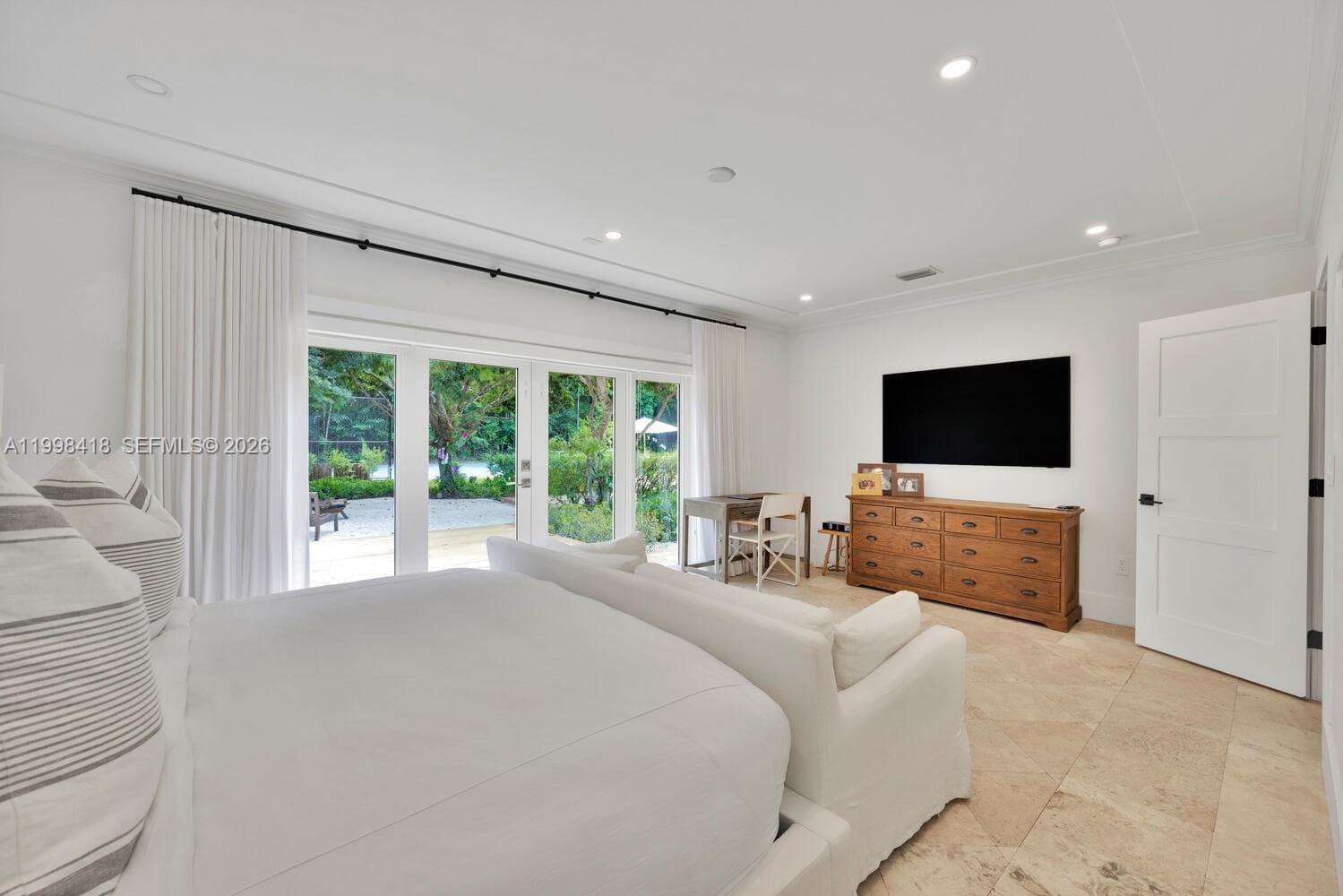 6140 SW 90th St, Pinecrest FL 33156 — 17