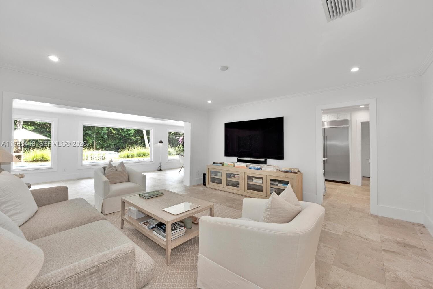 6140 SW 90th St, Pinecrest FL 33156 — 9