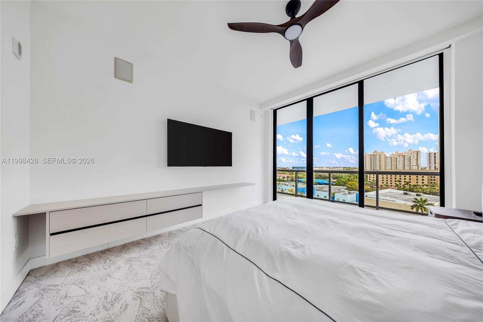 3300 NE 188th St # 812, Aventura FL 33180 — 23