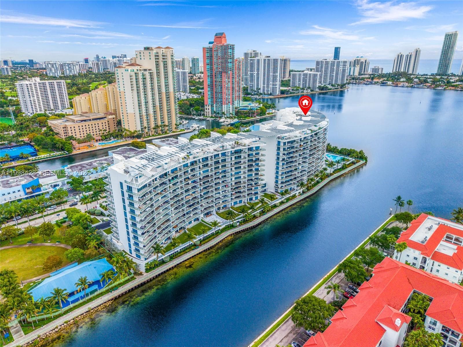 3300 NE 188th St # 812, Aventura FL 33180 — 90