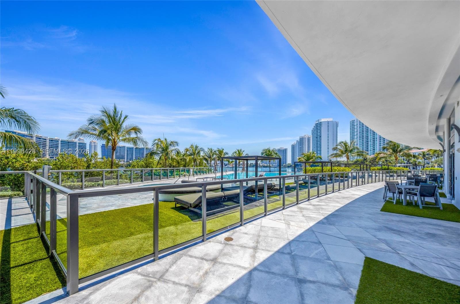3300 NE 188th St # 812, Aventura FL 33180 — 94