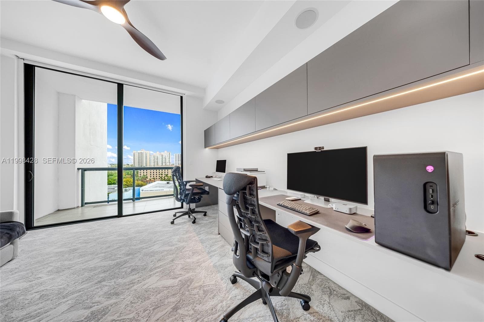 3300 NE 188th St # 812, Aventura FL 33180 — 67