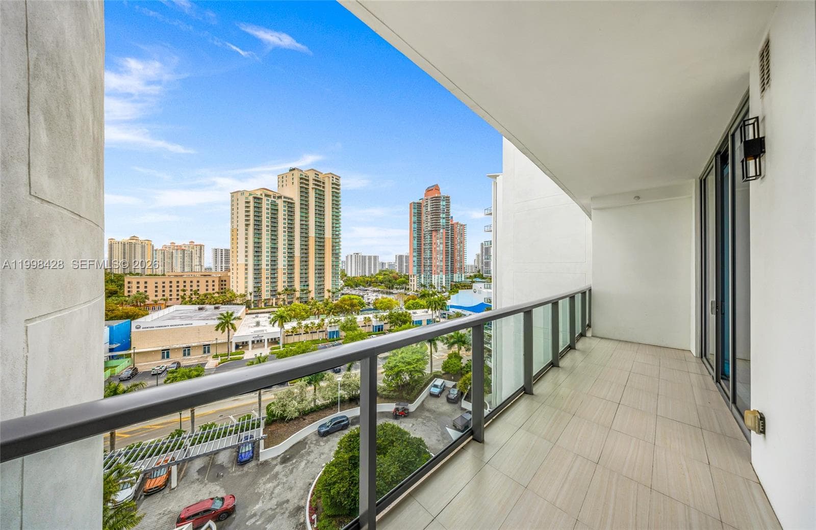 3300 NE 188th St # 812, Aventura FL 33180 — 66