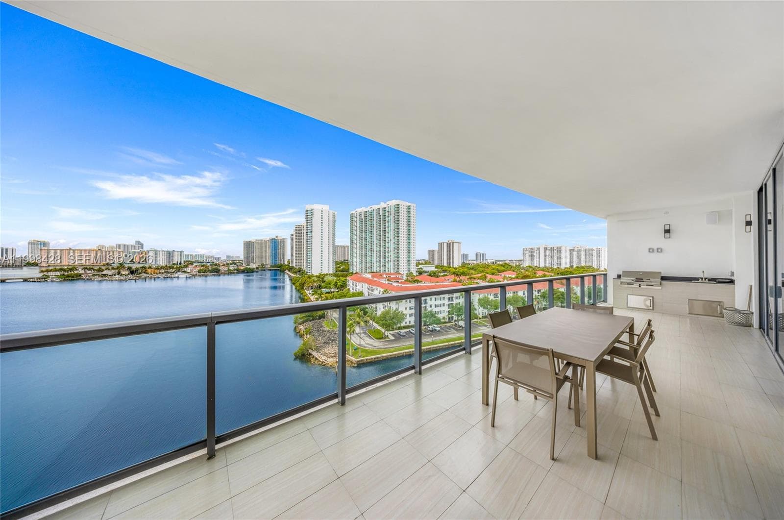 3300 NE 188th St # 812, Aventura FL 33180 — 71
