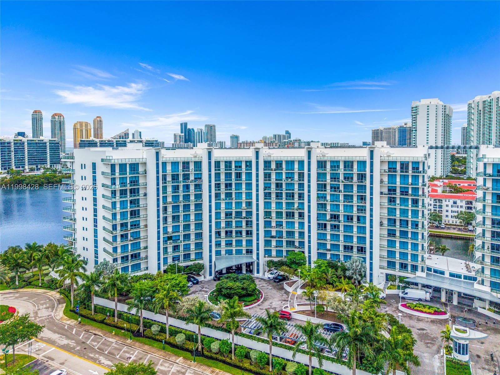 3300 NE 188th St # 812, Aventura FL 33180 — 34