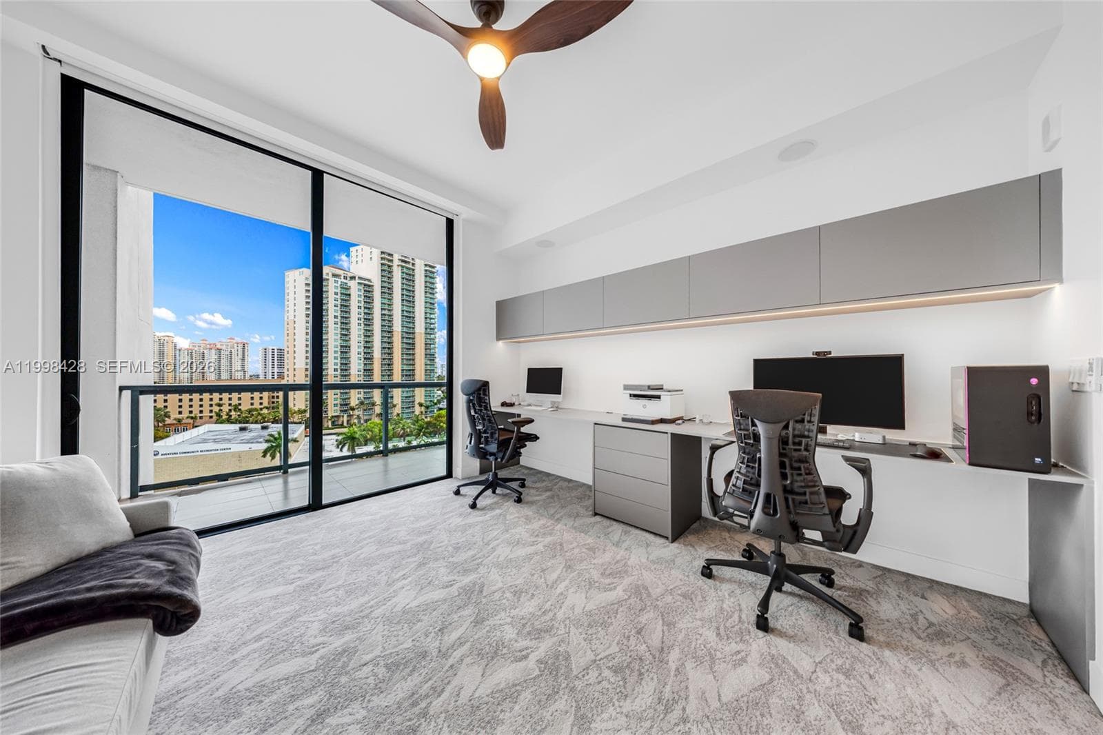 3300 NE 188th St # 812, Aventura FL 33180 — 69