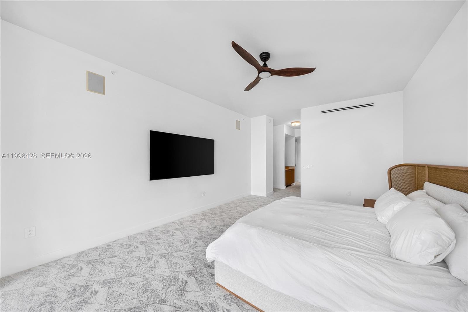 3300 NE 188th St # 812, Aventura FL 33180 — 58
