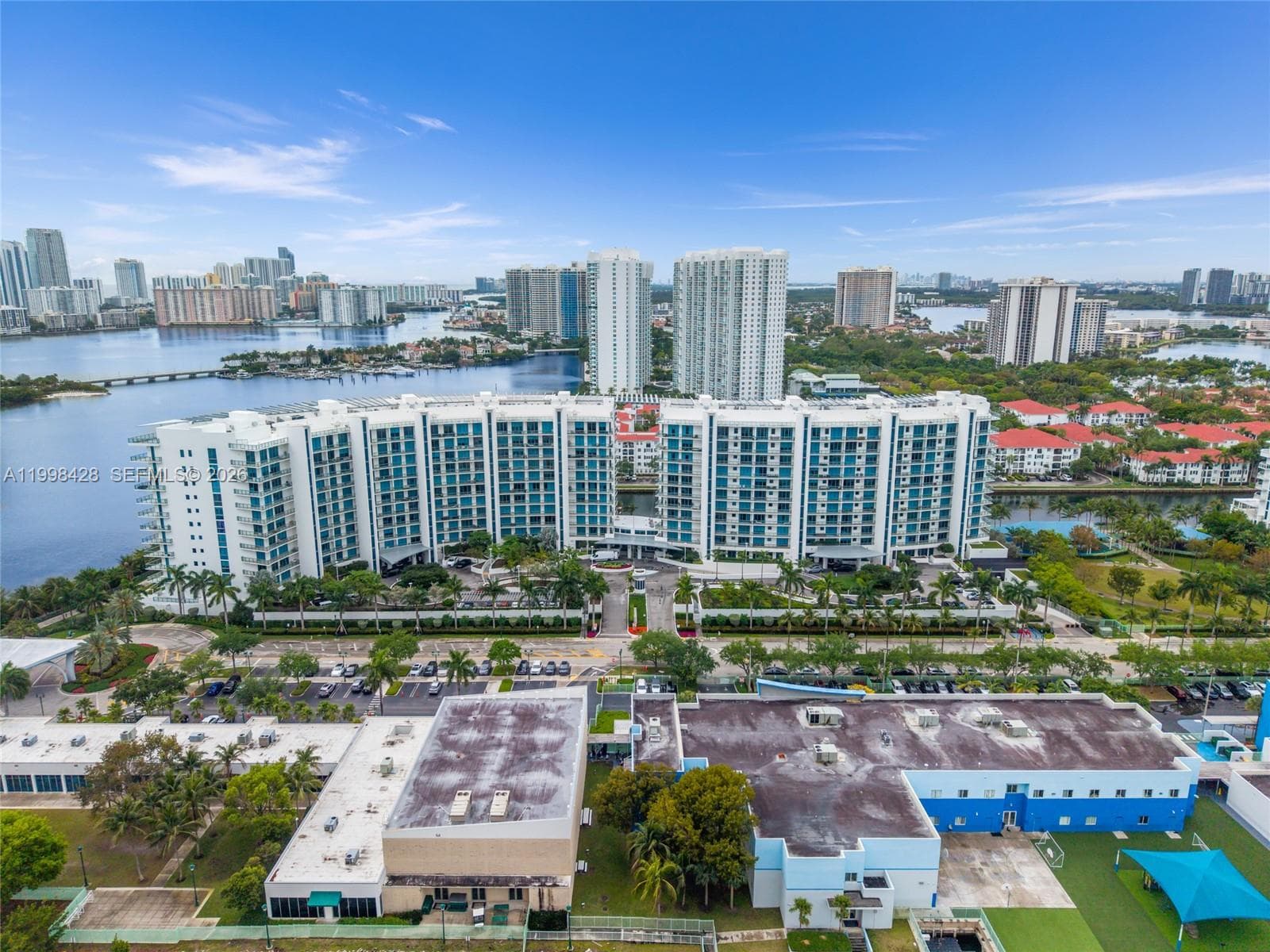 3300 NE 188th St # 812, Aventura FL 33180 — 35
