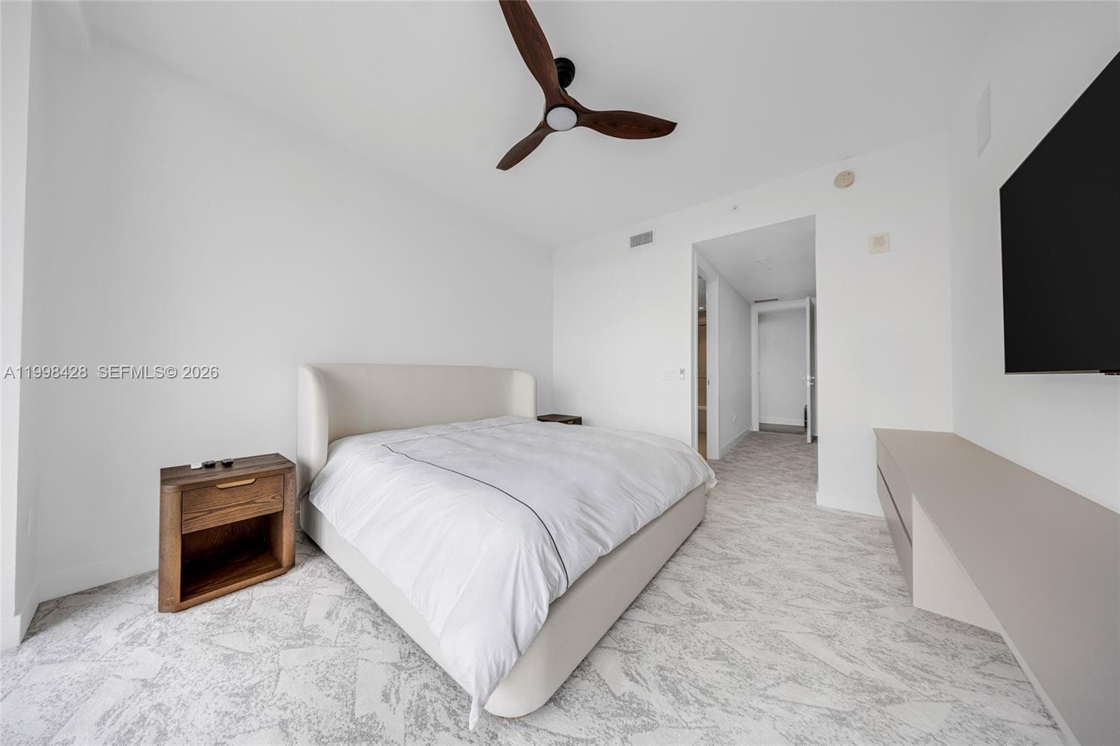 3300 NE 188th St # 812, Aventura FL 33180 — 64