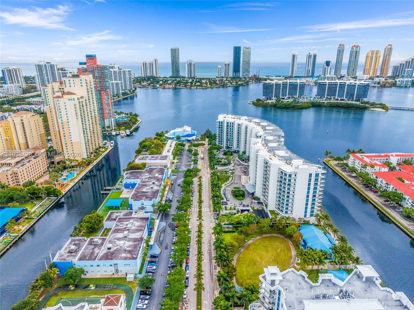 3300 NE 188th St # 812, Aventura FL 33180 — 85