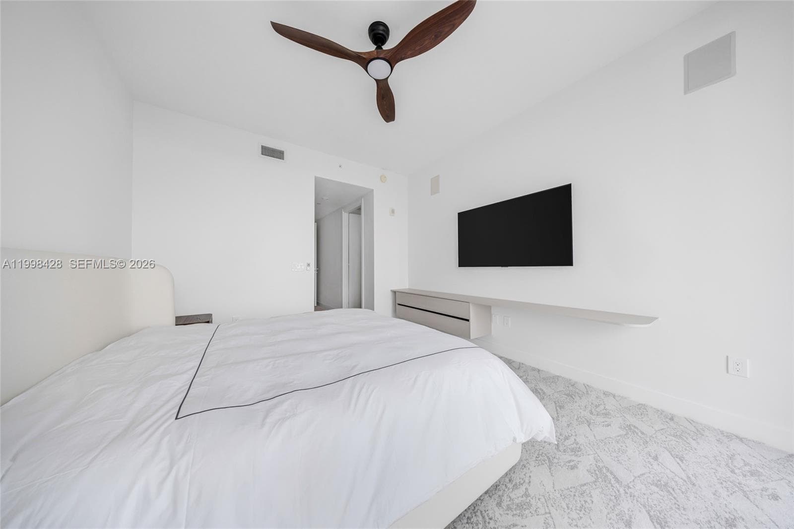 3300 NE 188th St # 812, Aventura FL 33180 — 25