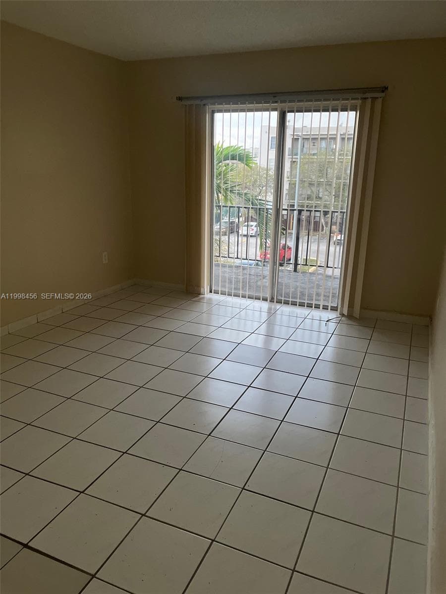 5625 W 20th Ave # 306, Hialeah FL 33012 — 6