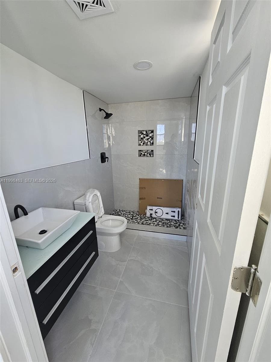7125 Bay Dr # 506, Miami Beach FL 33141 — 12