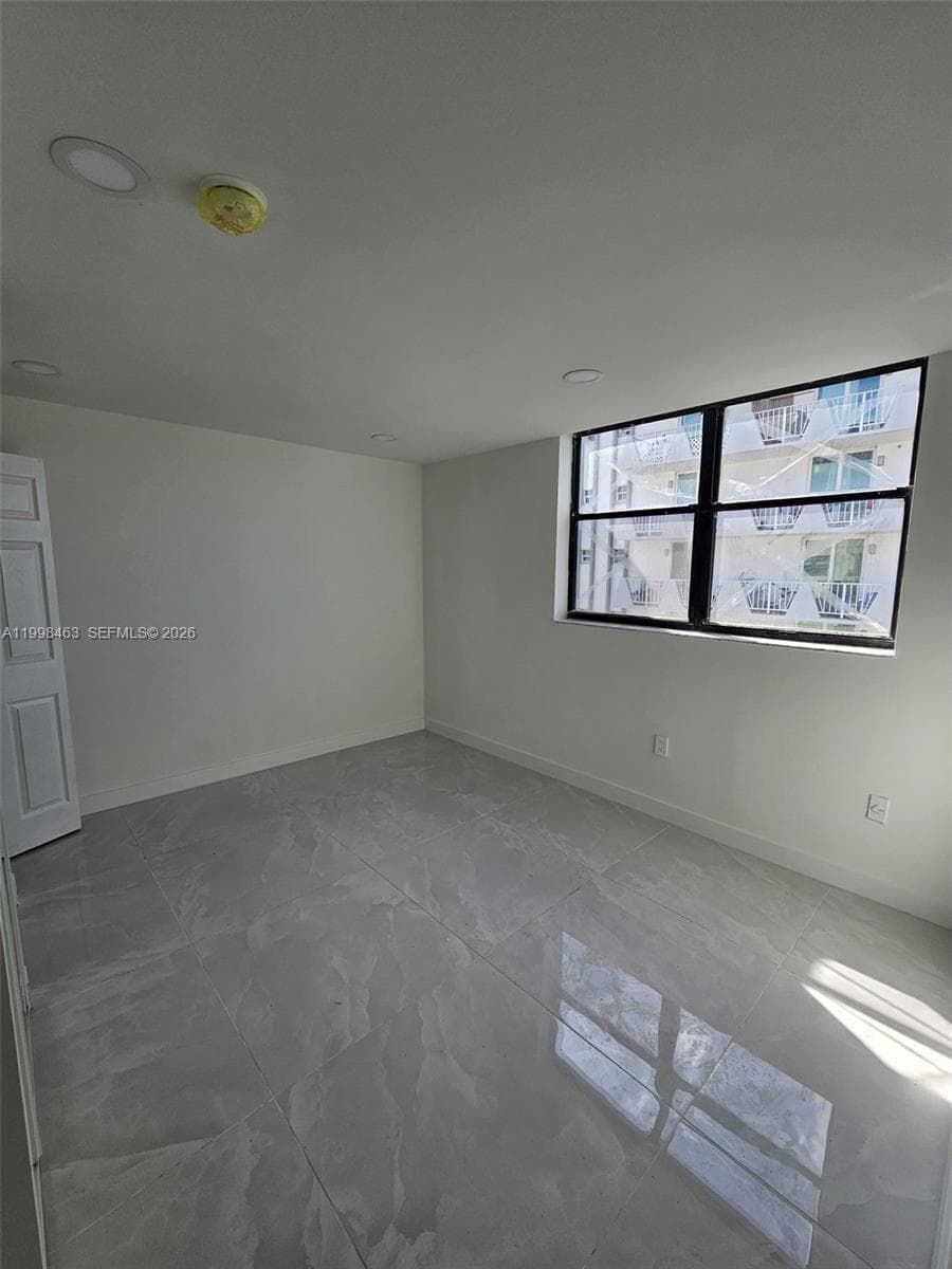 7125 Bay Dr # 506, Miami Beach FL 33141 — 9