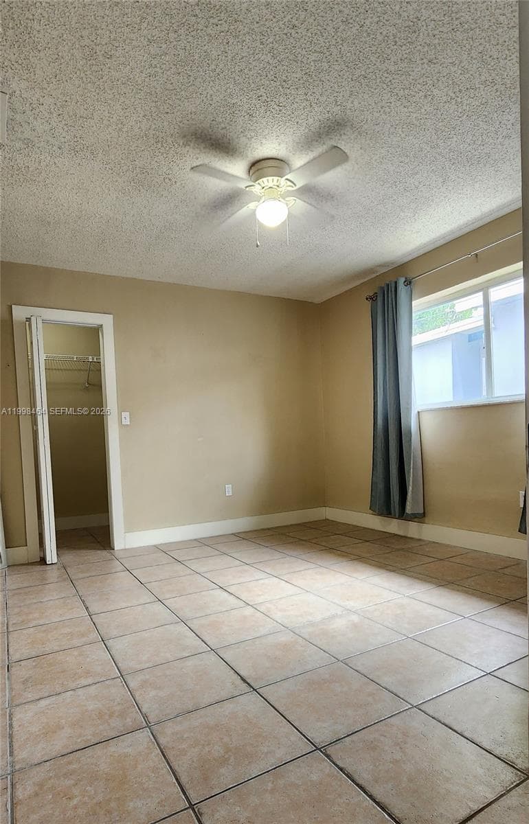 880 E 26th St, Hialeah FL 33013 — 16