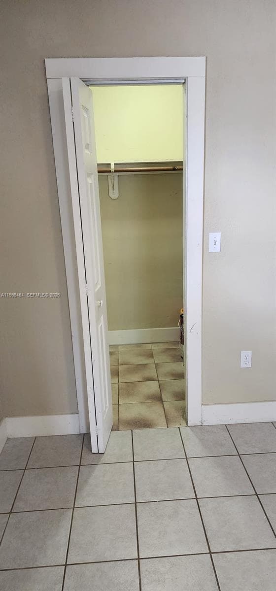 880 E 26th St, Hialeah FL 33013 — 28