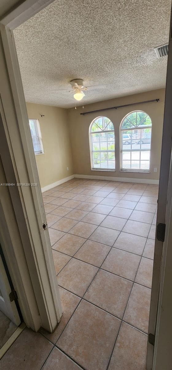 880 E 26th St, Hialeah FL 33013 — 14