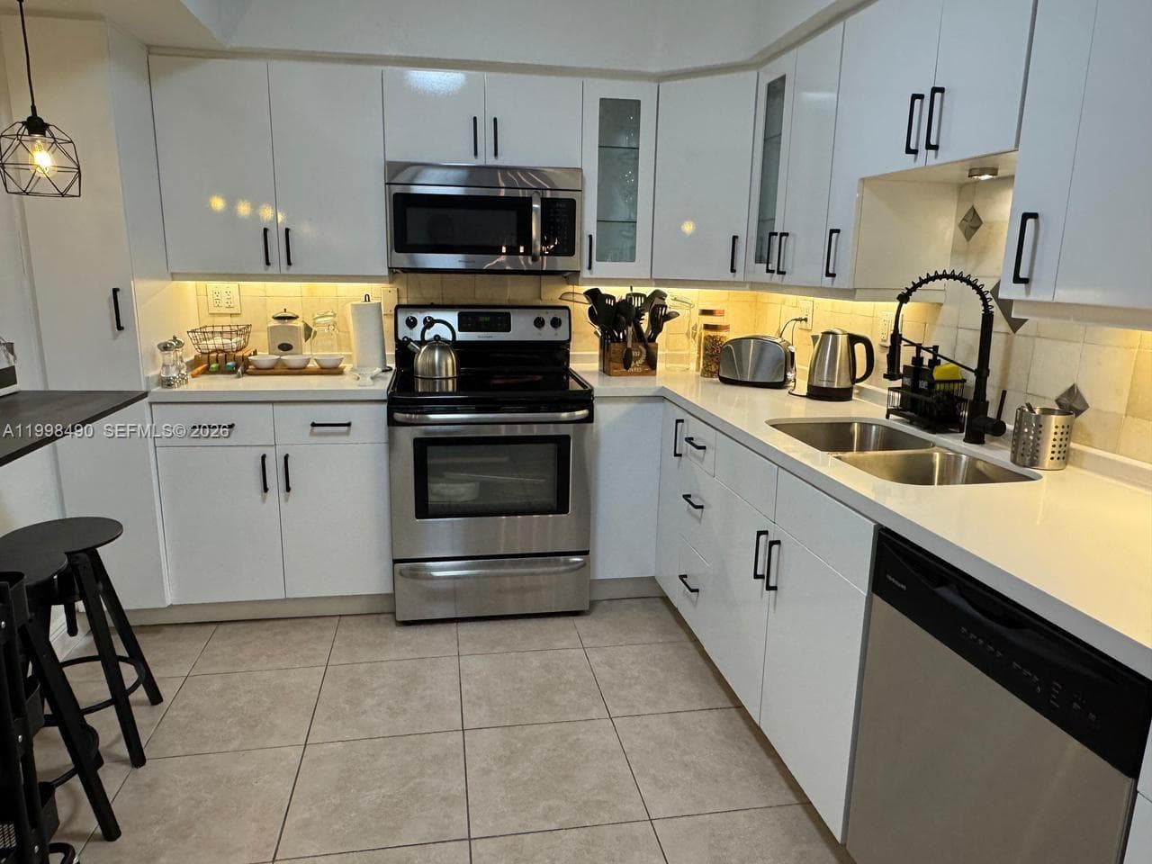3600 Mystic Pointe Dr # 910, Aventura FL 33180 — 1