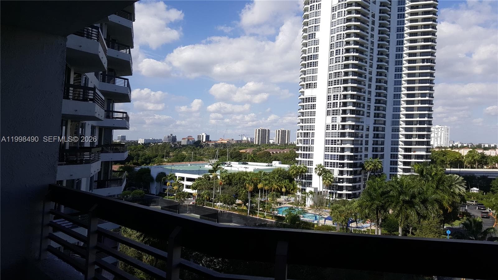 3600 Mystic Pointe Dr # 910, Aventura FL 33180 — 28