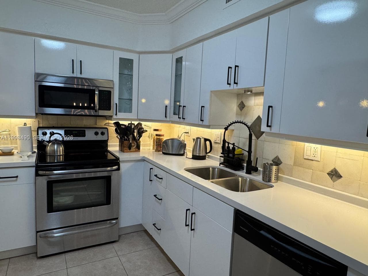 3600 Mystic Pointe Dr # 910, Aventura FL 33180 — 5