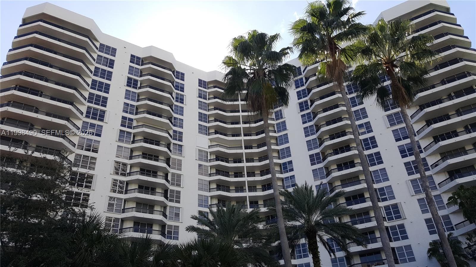 3600 Mystic Pointe Dr # 910, Aventura FL 33180 — 30