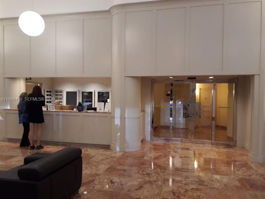 3600 Mystic Pointe Dr # 910, Aventura FL 33180 — 38
